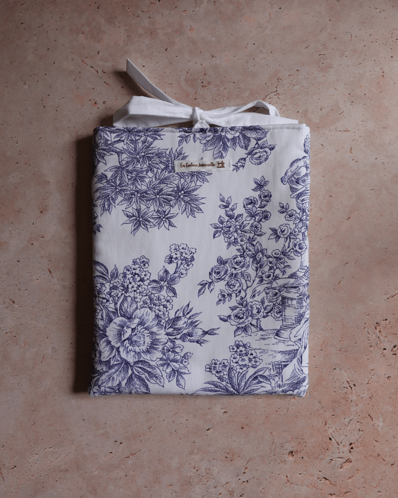 Pochette pour livre grand format - toile de jouy bleu