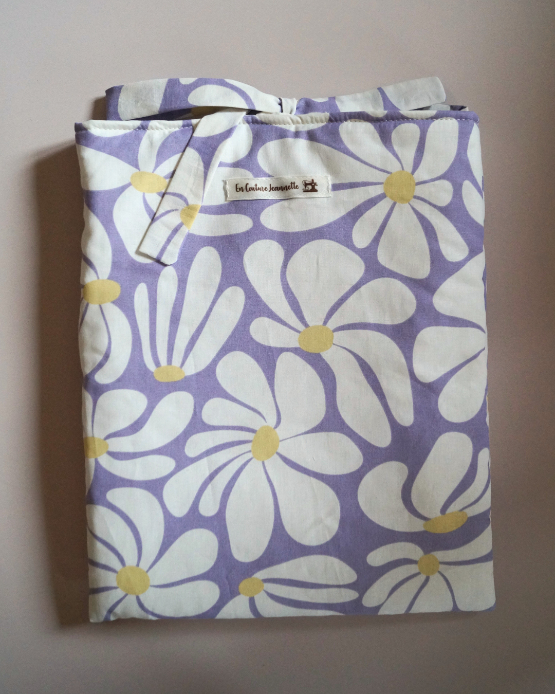 Pochette livre lilas fleurs blanches et jaunes, grand format